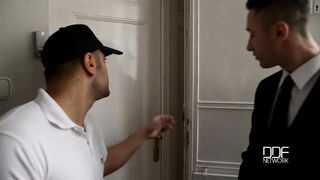 Eva Parcker takes DP from detectives | PornMedium.com