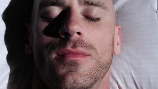 PAR DE ENFERMRAS PUTAS SE FOLLAN UNA VERGA