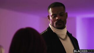 Asian woman meets guy in casino and asks him to fuck her ????