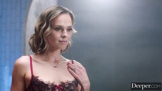 Two guys are fucking a hot brunette in a bathhouse ????