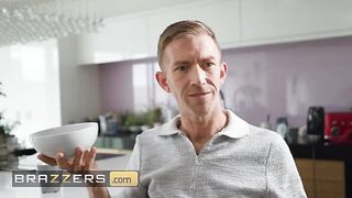 BRAZZERS - Danny D Starts His Day Right By Fucking Elisa Calvi’s Wet Pussy After A Morning Tease