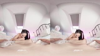 Alisson Sinn Wants To Take Things Slowly Before You Enter Deep Into Her Tight Ass