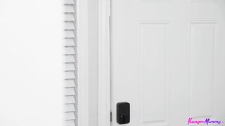 YoungerMommy - Jasmine