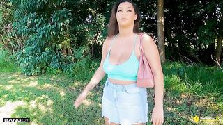 Ashlyn Peaks Lets The Roadside Guy Titty Fuck Her In Exchange For A Tow